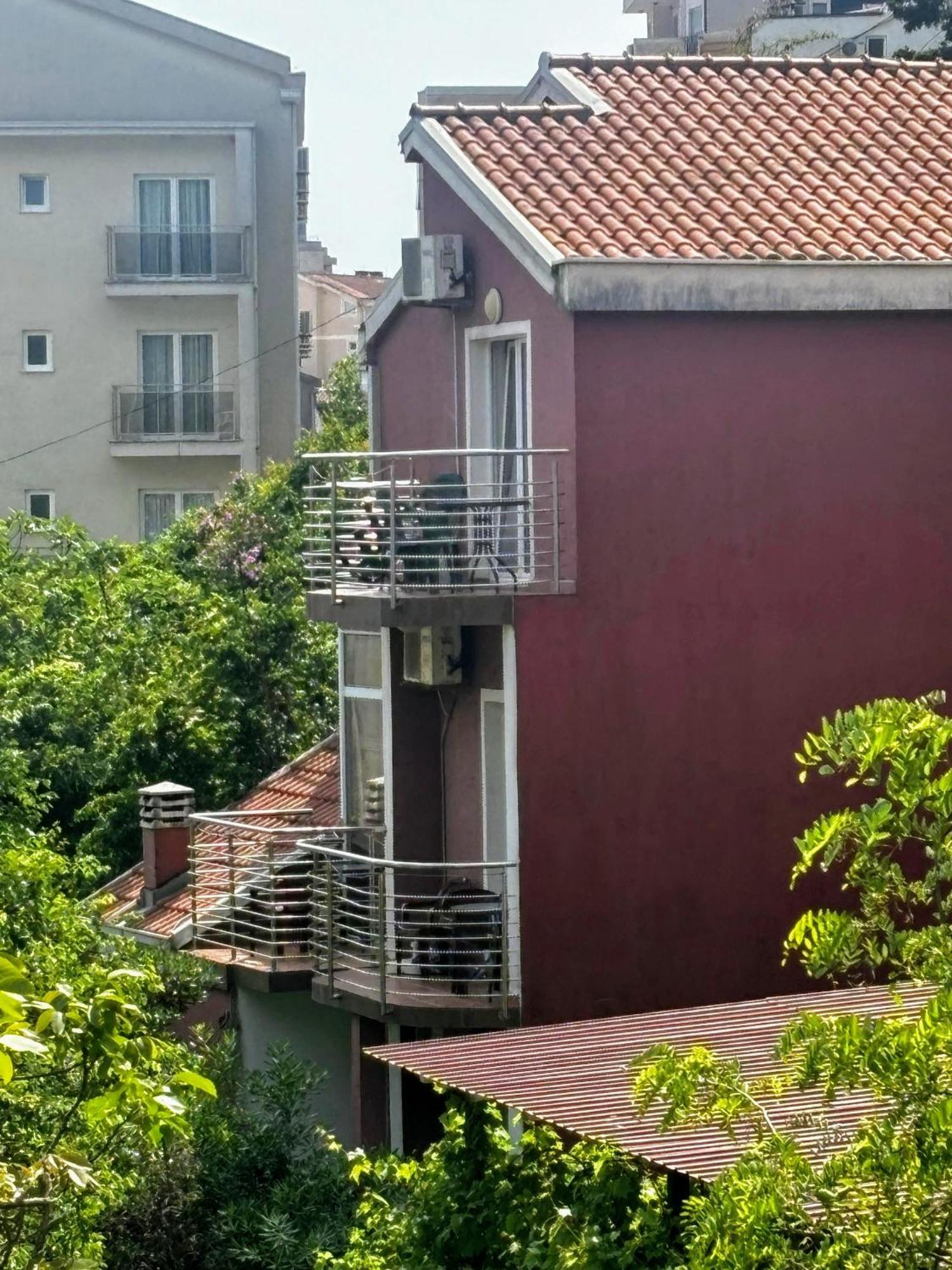Markovic Aparthotel - Budva Becici Hotel ภายนอก รูปภาพ