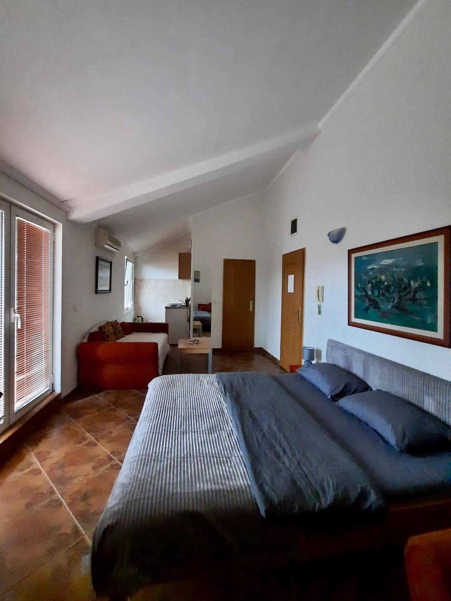 Markovic Aparthotel - Budva Becici Hotel ภายนอก รูปภาพ